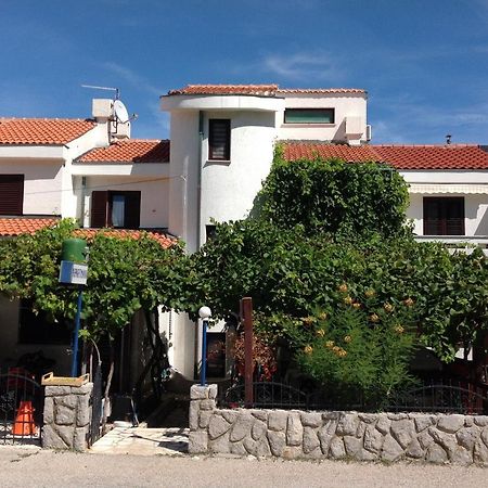 Apartmani Marko Baška Exterior foto